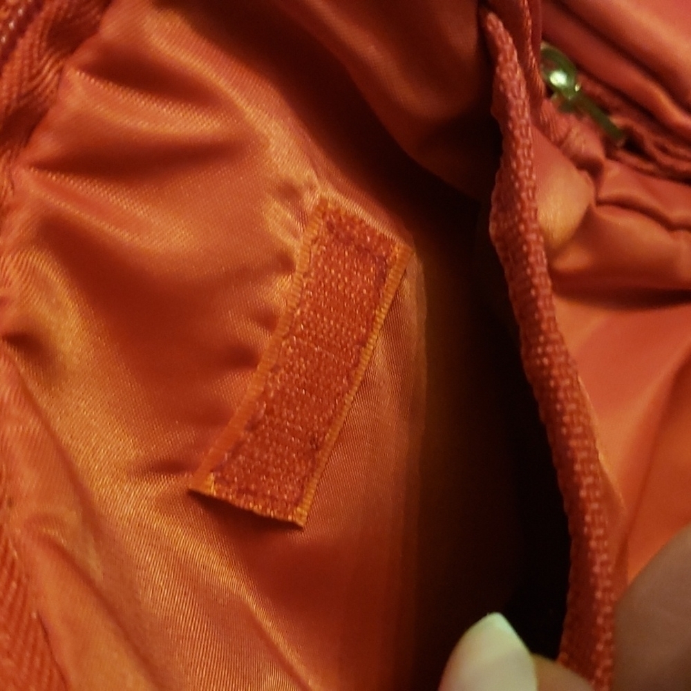 Red bag - Picture 4 of 8